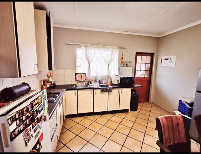 3 BEDROOM PROPERTY TO RENT IN BULT WEST